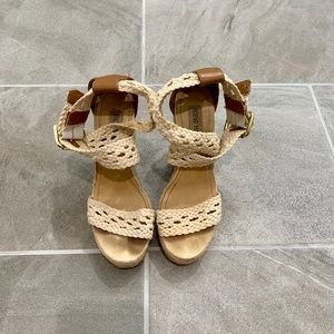 steve madden lovely lace wedges w buckle!